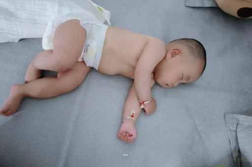 兰考宝宝突然很多眼屎
